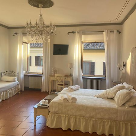 Palazzo Mari Suite & Rooms B&B Montevarchi Bagian luar foto