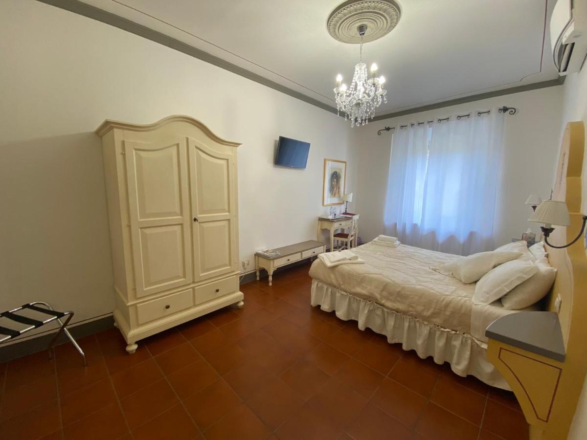 Palazzo Mari Suite & Rooms B&B Montevarchi Bagian luar foto
