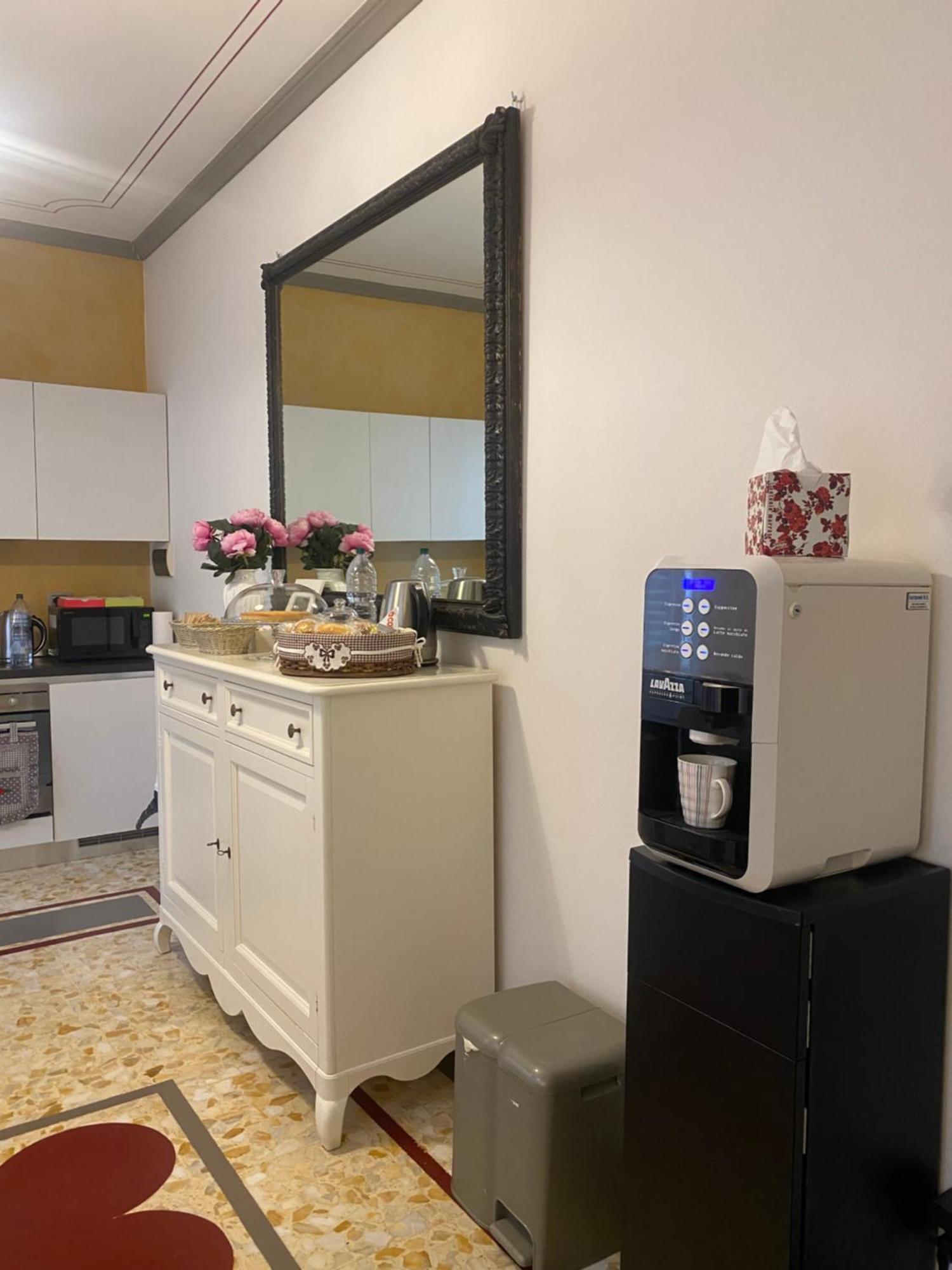 Palazzo Mari Suite & Rooms B&B Montevarchi Bagian luar foto