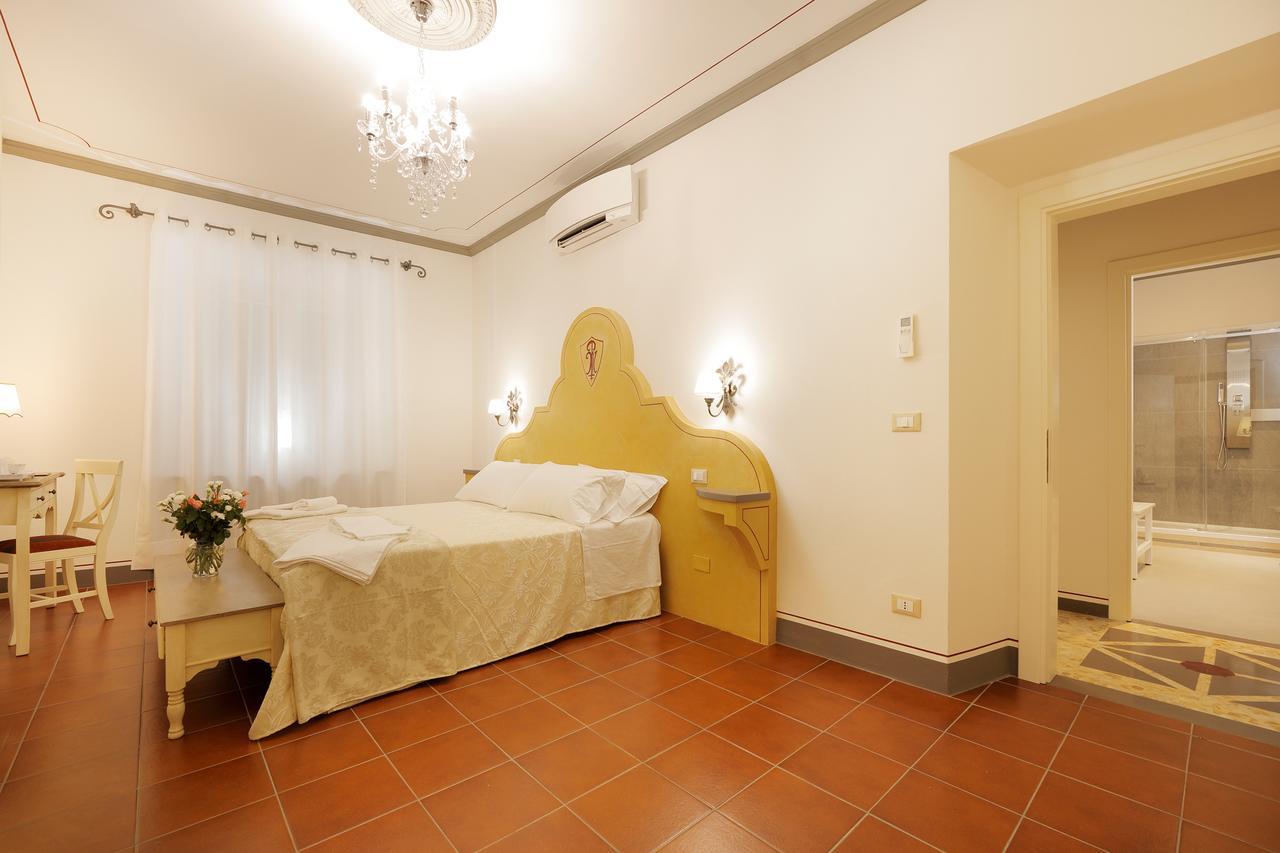 Palazzo Mari Suite & Rooms B&B Montevarchi Bagian luar foto