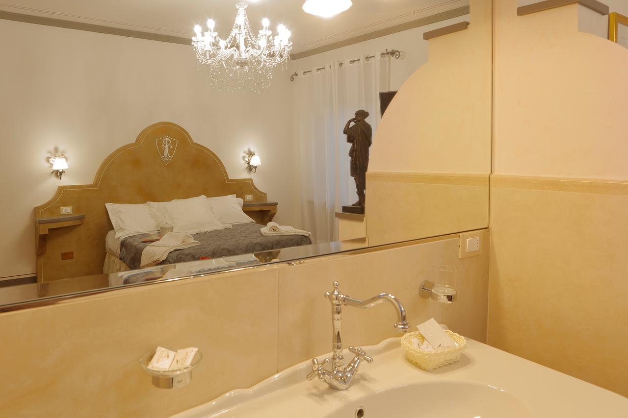 Palazzo Mari Suite & Rooms B&B Montevarchi Bagian luar foto